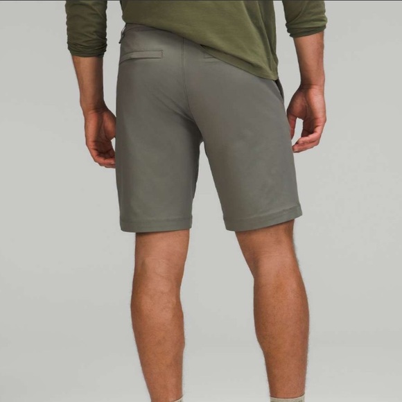 Lululemon Commission Classic-Fit Short 9" *Warpstreme in green size 32 - Picture 4 of 8